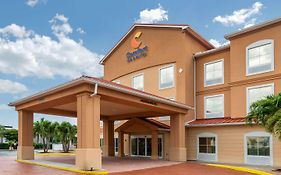 Comfort Inn And Suites Fort Myers Airport